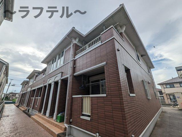 ストロベリーフィールズの周辺