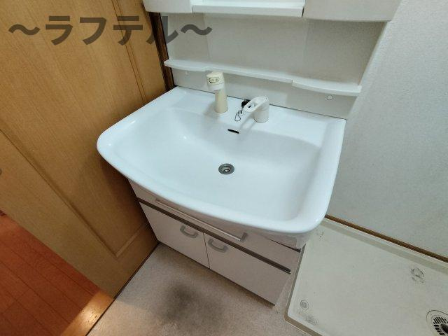 ストロベリーフィールズの独立洗面台