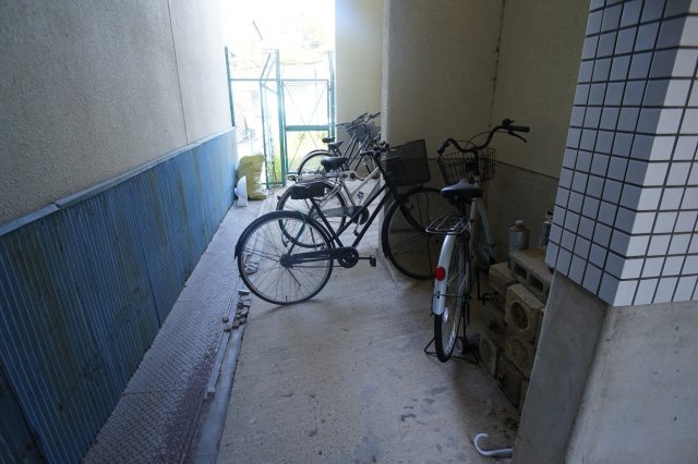 聖和ハイツ生駒の駐車場