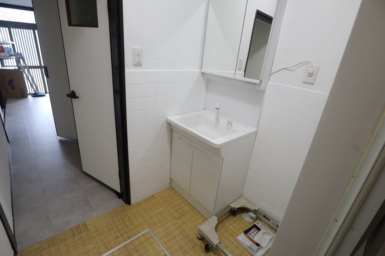 新町戸建の洗面所