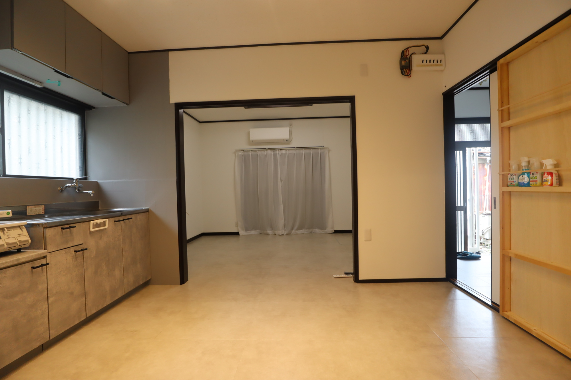 新町戸建の居間・リビング