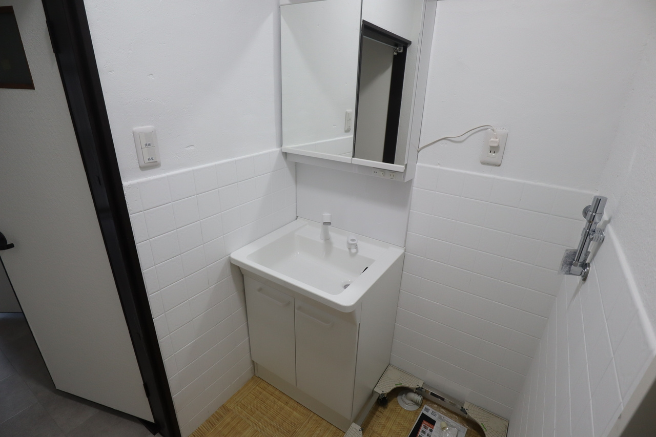 新町戸建の洗面所