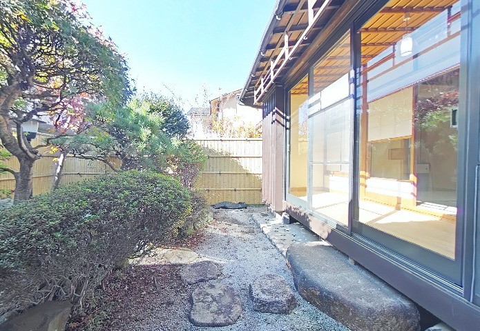 緑丘４丁目　戸建の庭