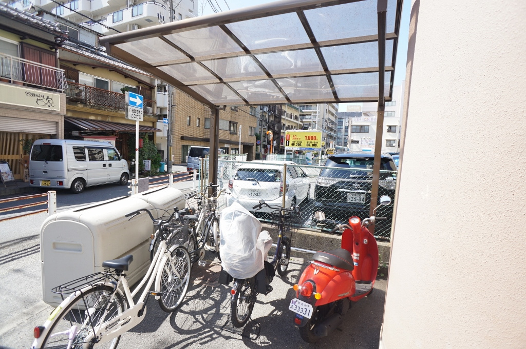 ルデパール新大宮の駐車場