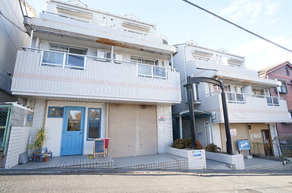 シティパレス２１学園前の外観