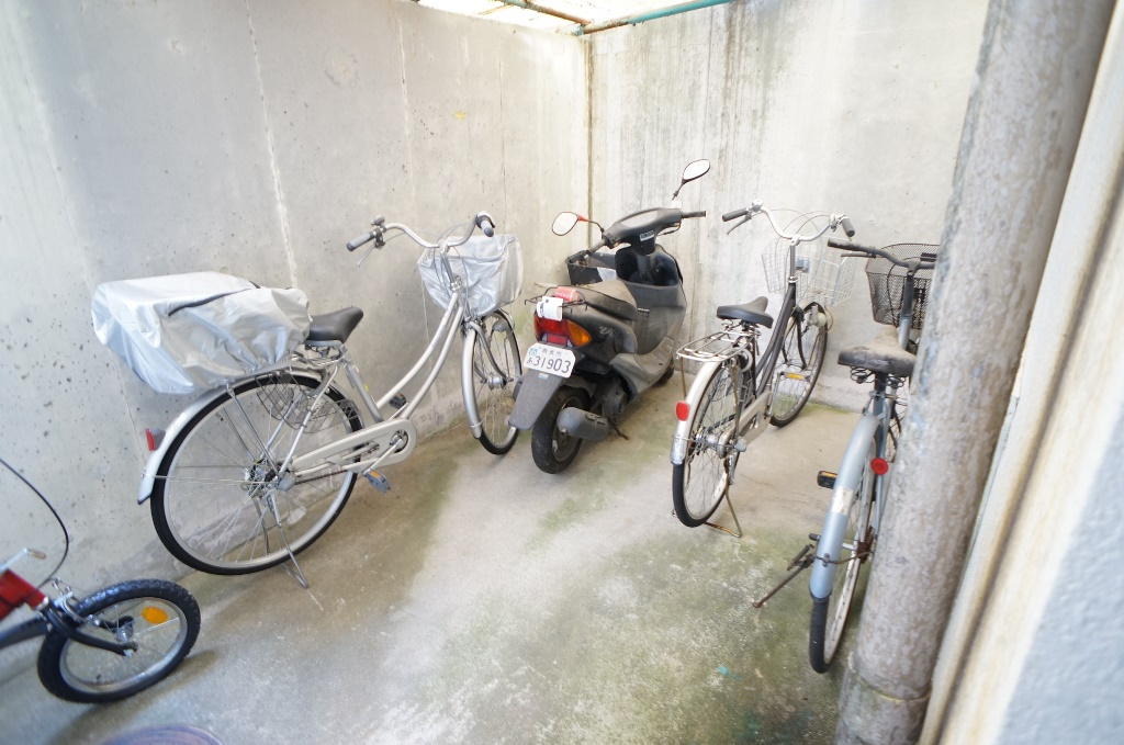 シティパレス２１学園前の駐車場