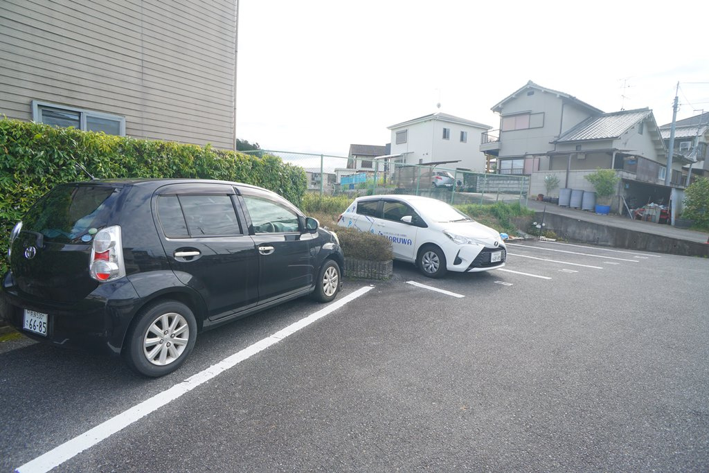 ハイツ池田Ｆ棟の駐車場
