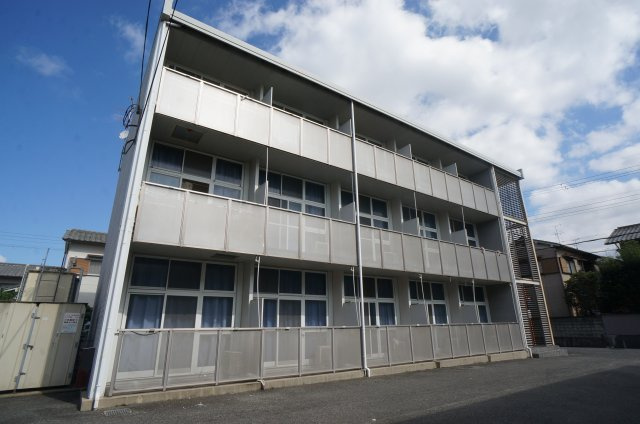 レオパレスたかがきの外観