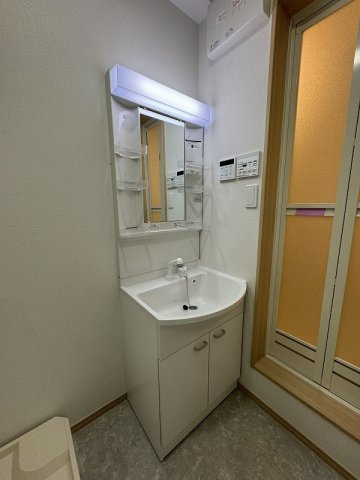luxe西川口の洗面所