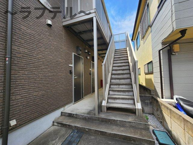 グレーシア美原のエントランス