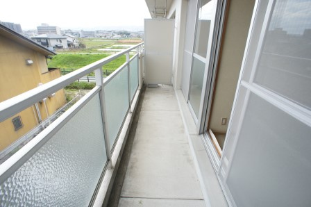 サンパレス西ノ京のバルコニー