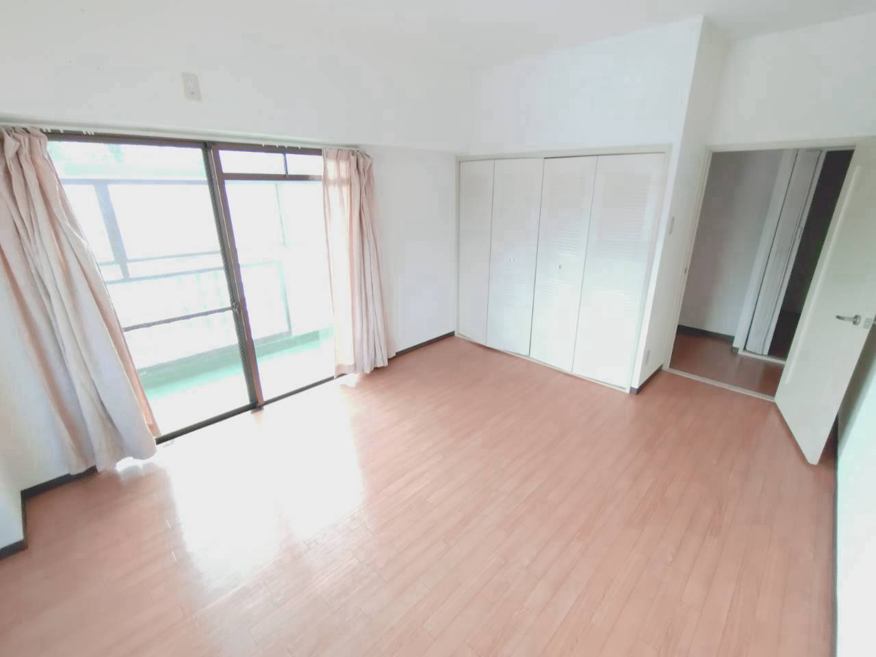 片岡台マンションの洋室