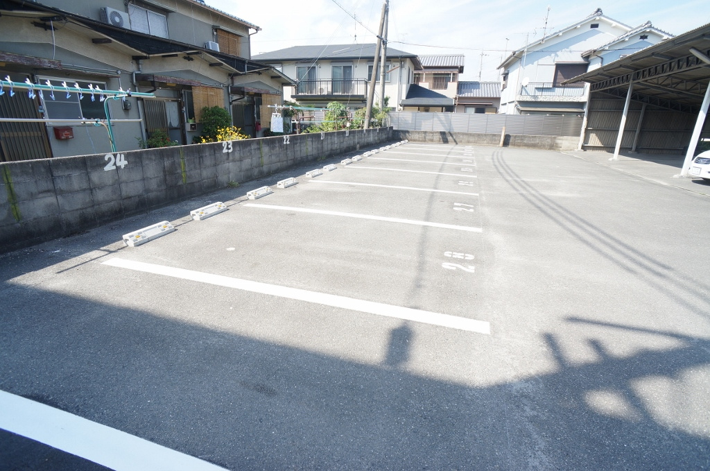 スカイ　マリーの駐車場