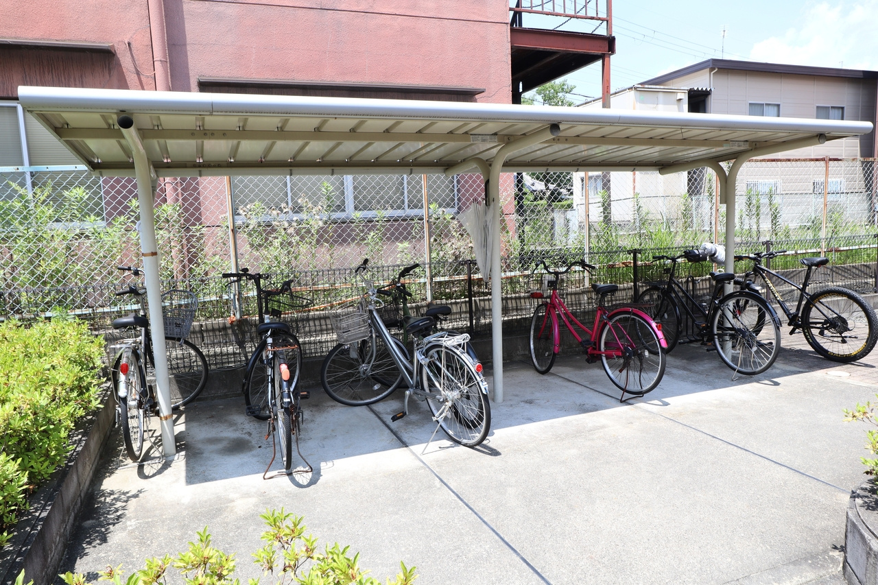 ロイヤルＳＫ指柳のエントランス