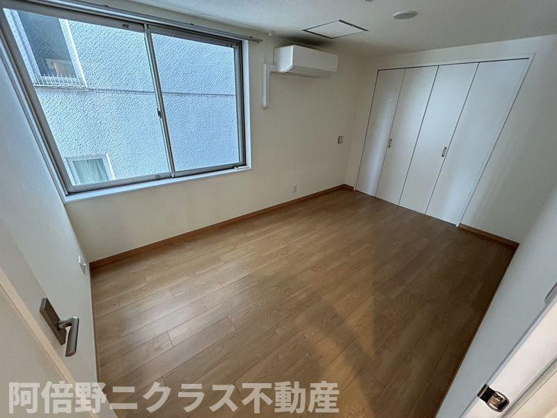 オブリオポルタ上町台の洋室