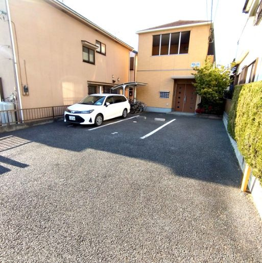 リビオンハイムの駐車場