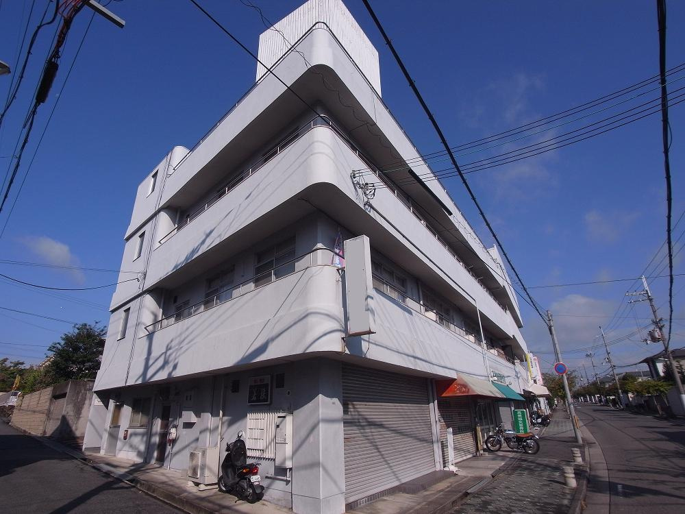 マンションヒライのエントランス