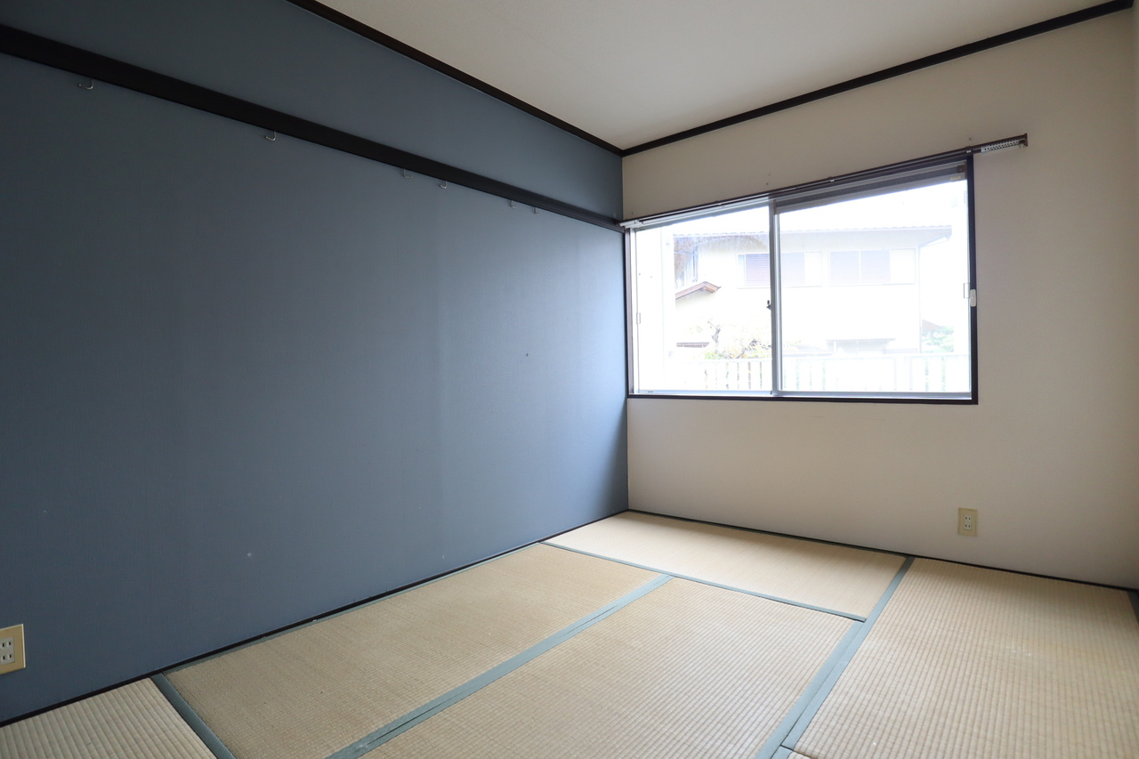 ラフォーレ中川　Ａの洋室