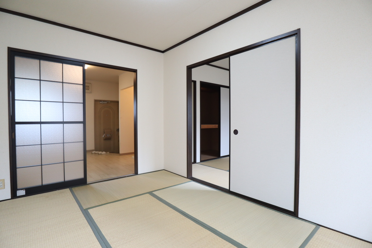 ラフォーレ中川　Ａの和室