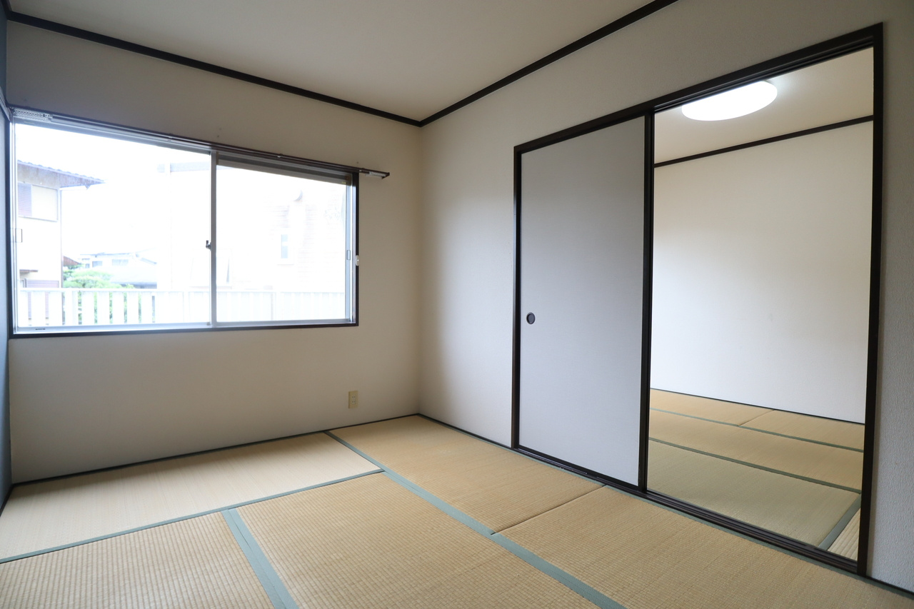 ラフォーレ中川　Ａの和室