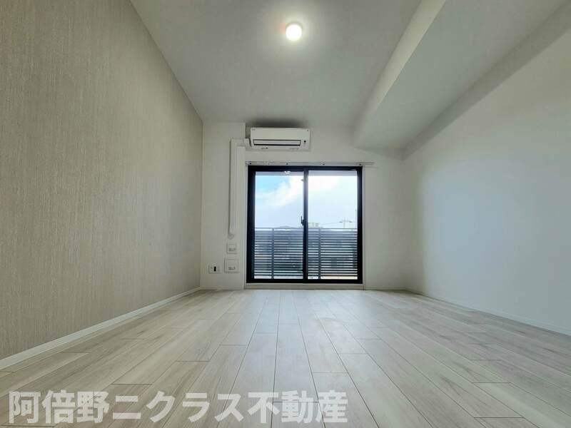 Louis Residence 天王寺町北 の居間・リビング