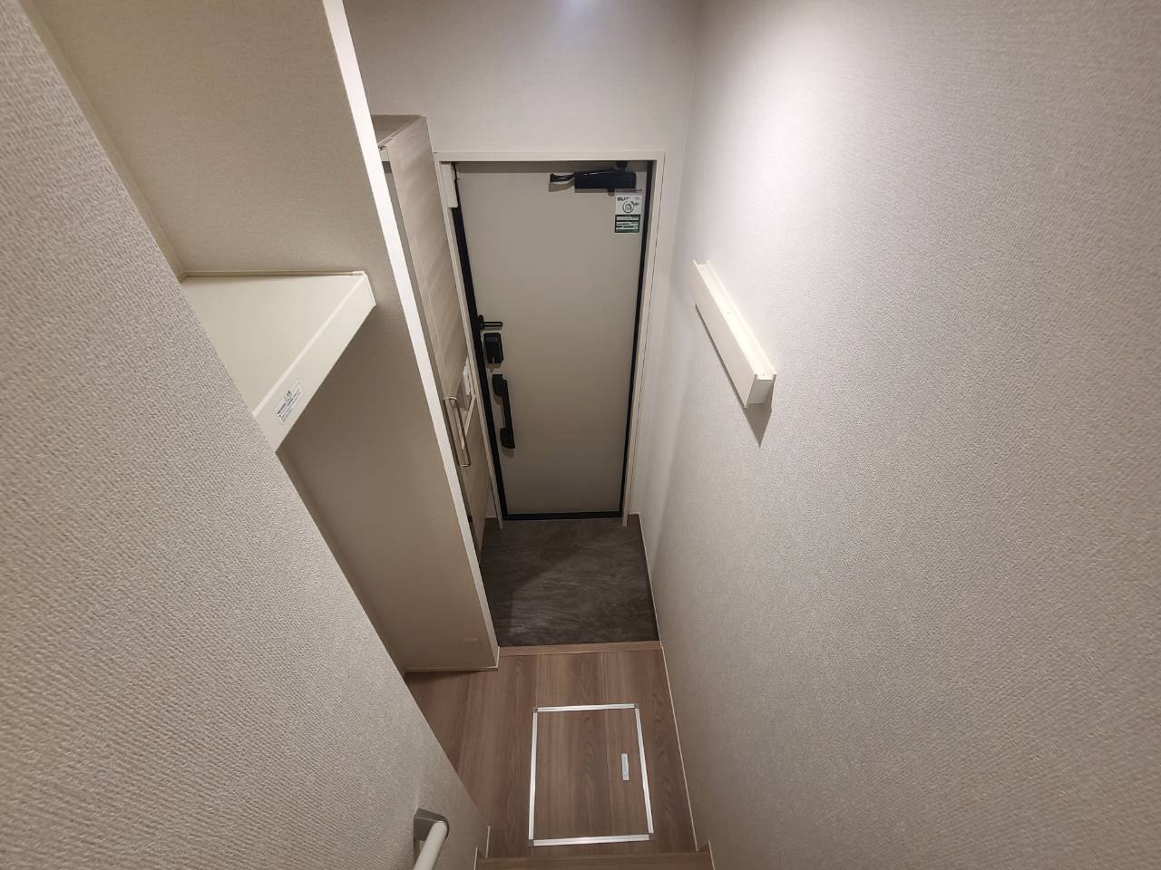 グランヴェール西ノ京の玄関
