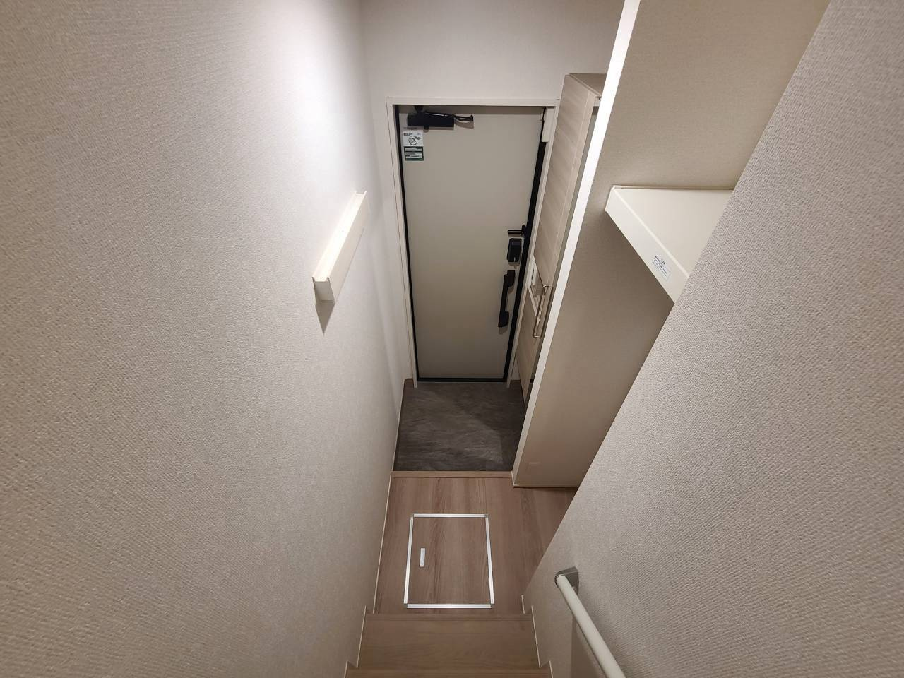 グランヴェール西ノ京の玄関