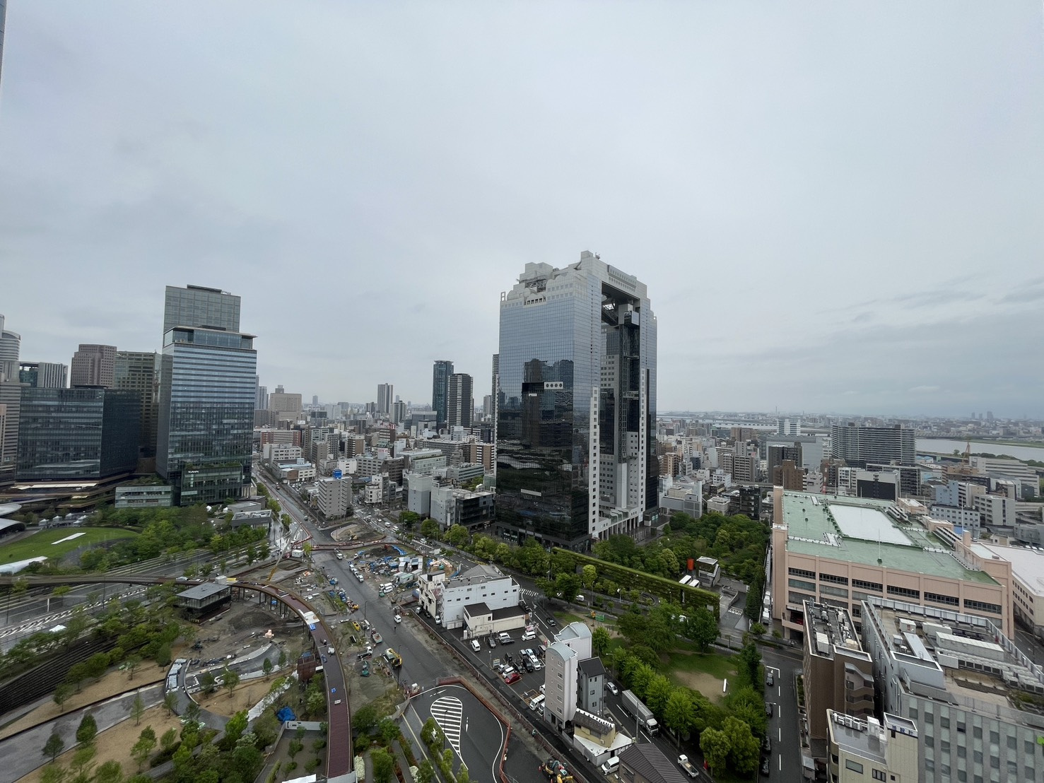 グラングリーン大阪THE NORTH RESIDENCEの展望|バルコニーから南西方向の景色を望む