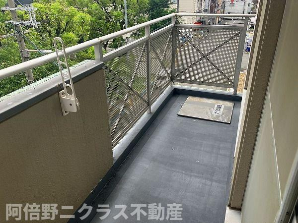 ロワーメゾン岸ノ里のバルコニー
