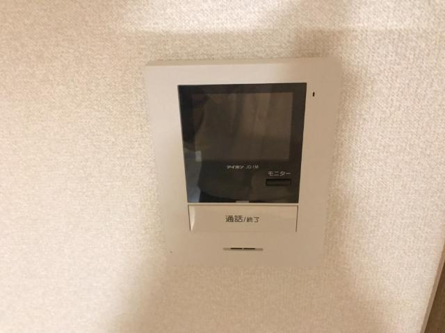アベニールの内装|カメラ付インターホン
