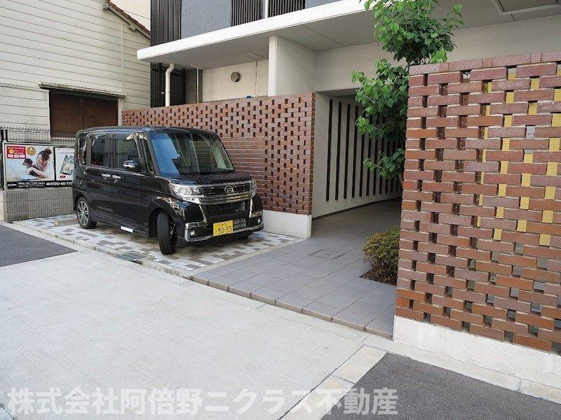 huit arbre上町台のエントランス