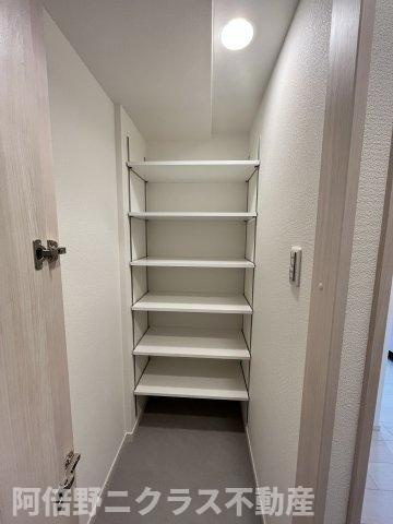 スプランディッド阿倍野の玄関|内装は別部屋の参考写真です。
