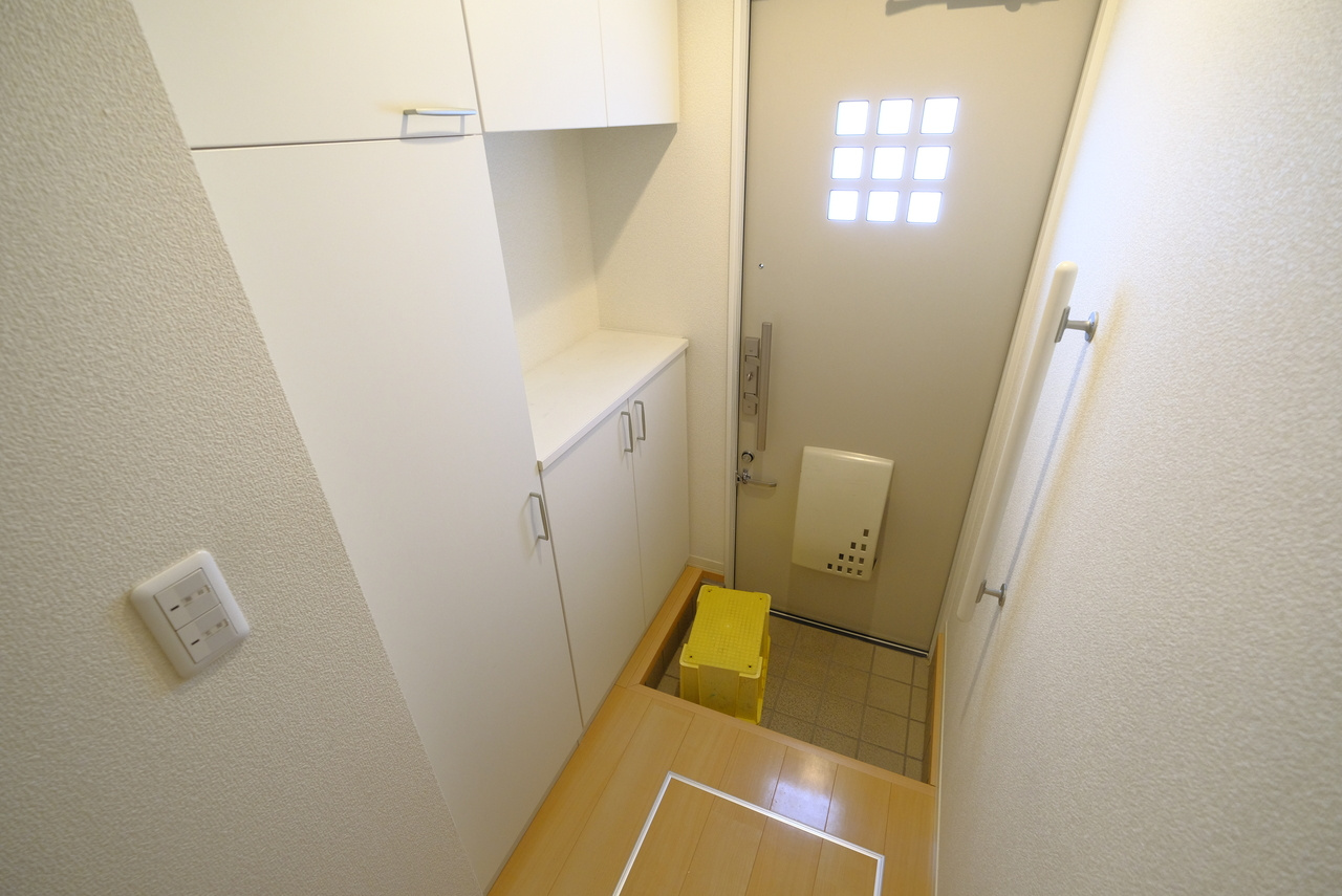 Charme 　C棟の玄関