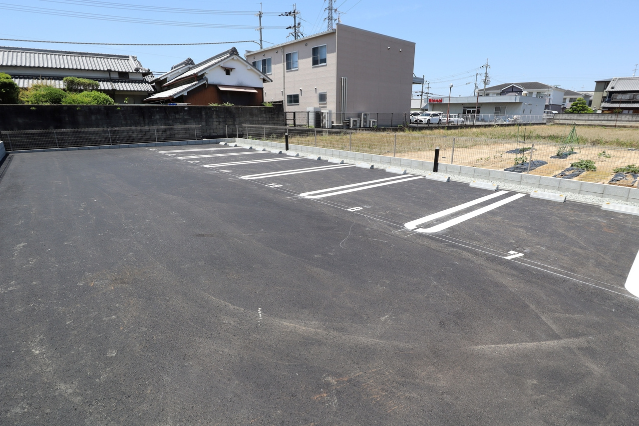 サンライズⅦの駐車場