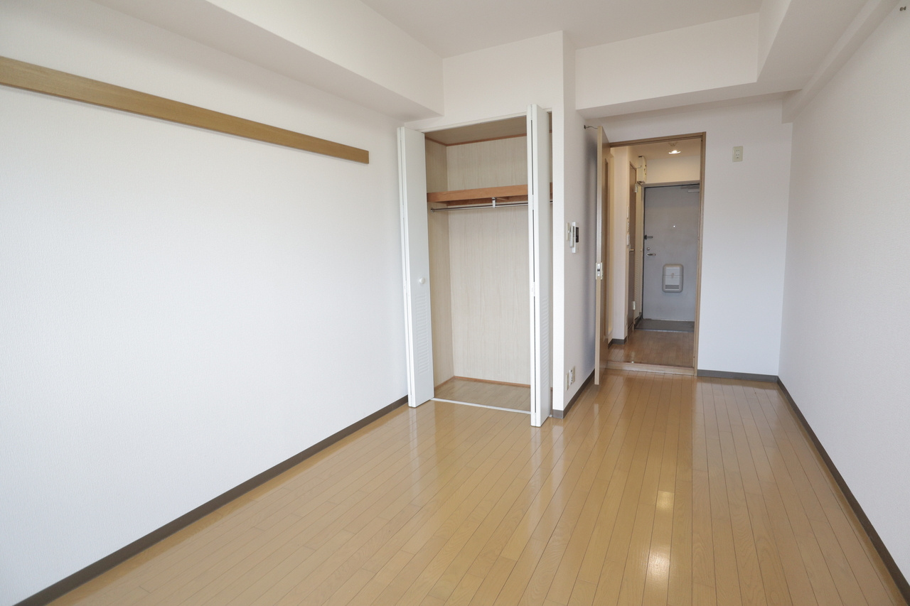 ＥＸＣＥＬＥＮＴＥ　ＦＡＢＲＩＣＡの洋室