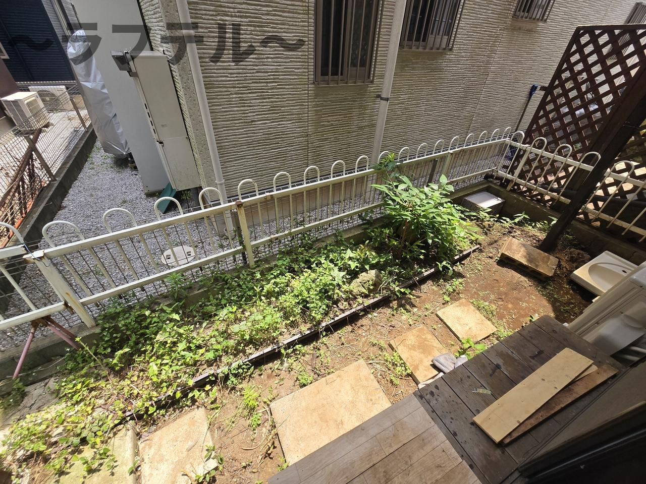 荒幡貸家の庭