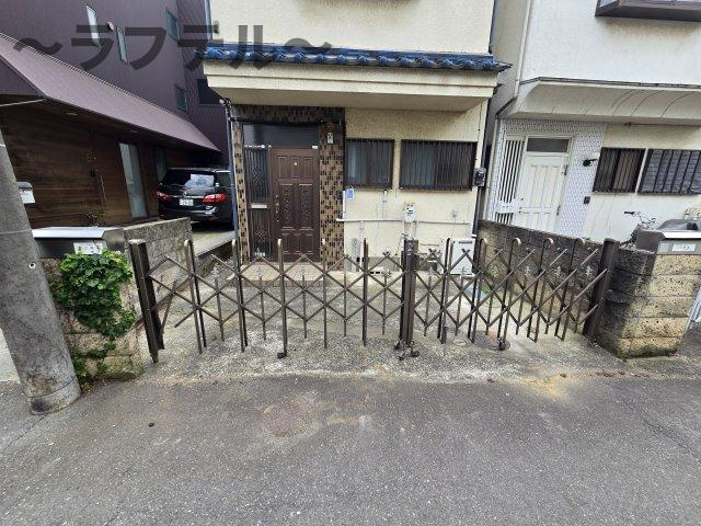 荒幡貸家のエントランス