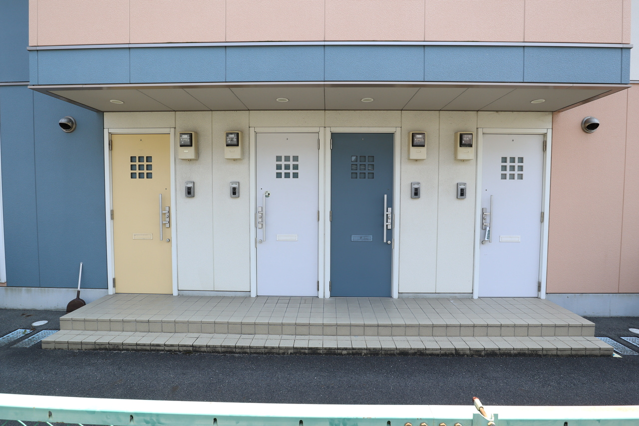 ファミールｉのエントランス