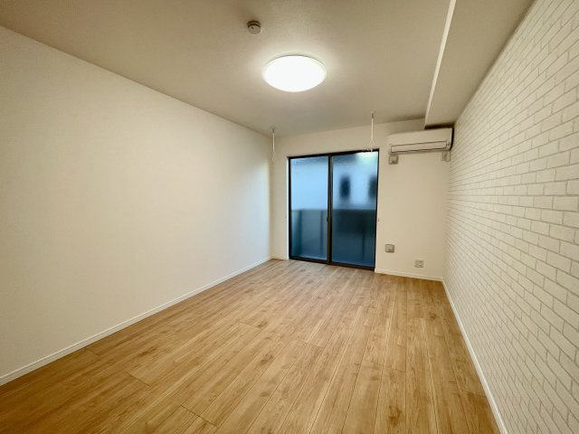 キャメル西所沢プレミアの居間・リビング|205号室の写真です。