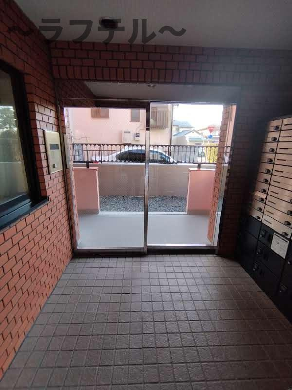 所沢市東住吉の賃貸マンションのロビー