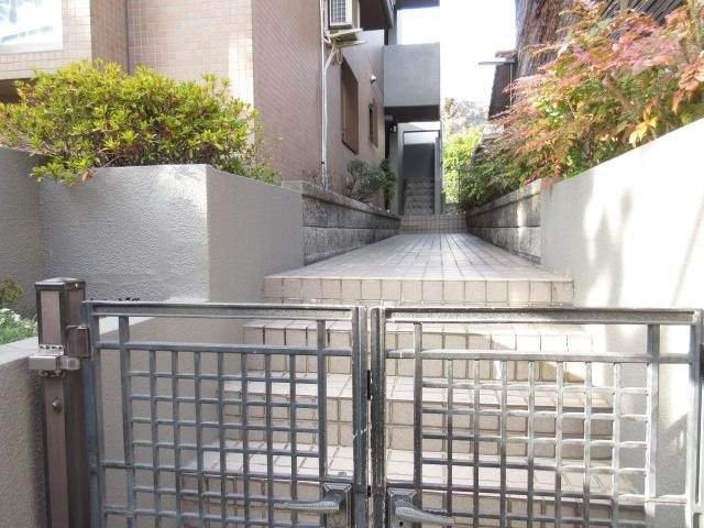 フォレスト岡本のエントランス