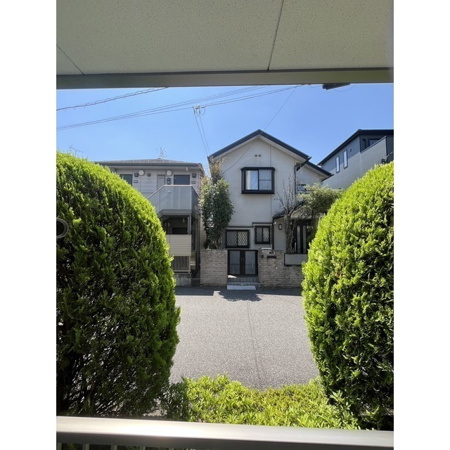 アムール プリヴェールの周辺