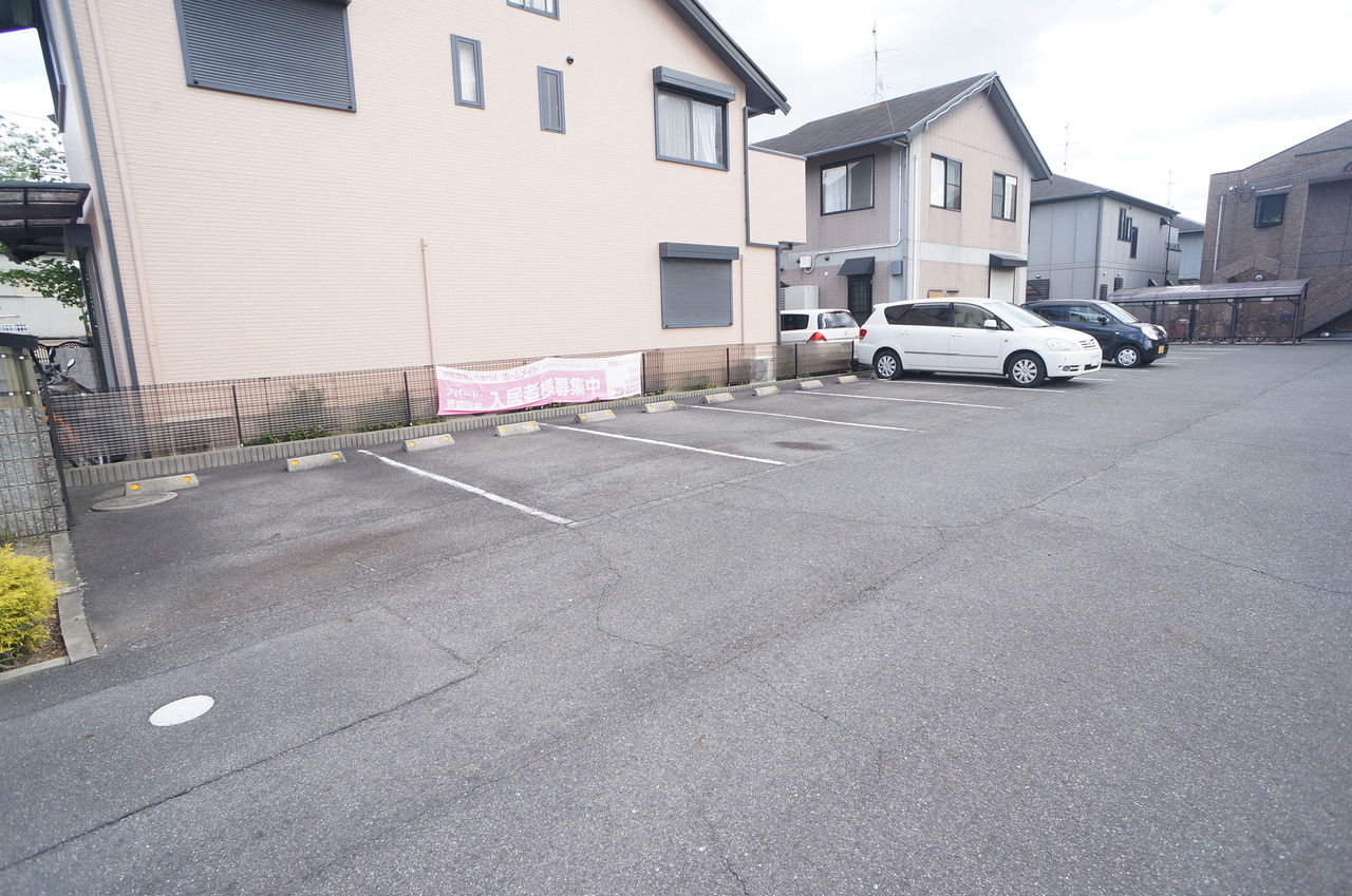 サンクレストの駐車場