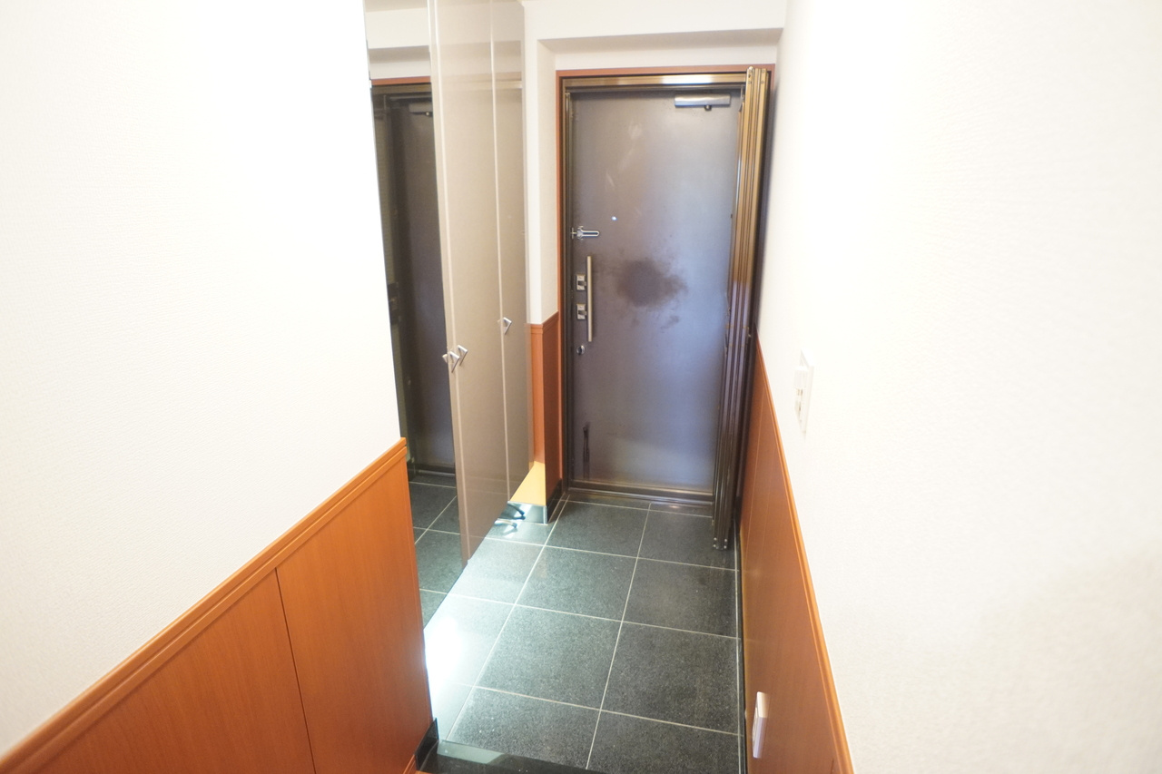 ベルあやめ池の玄関