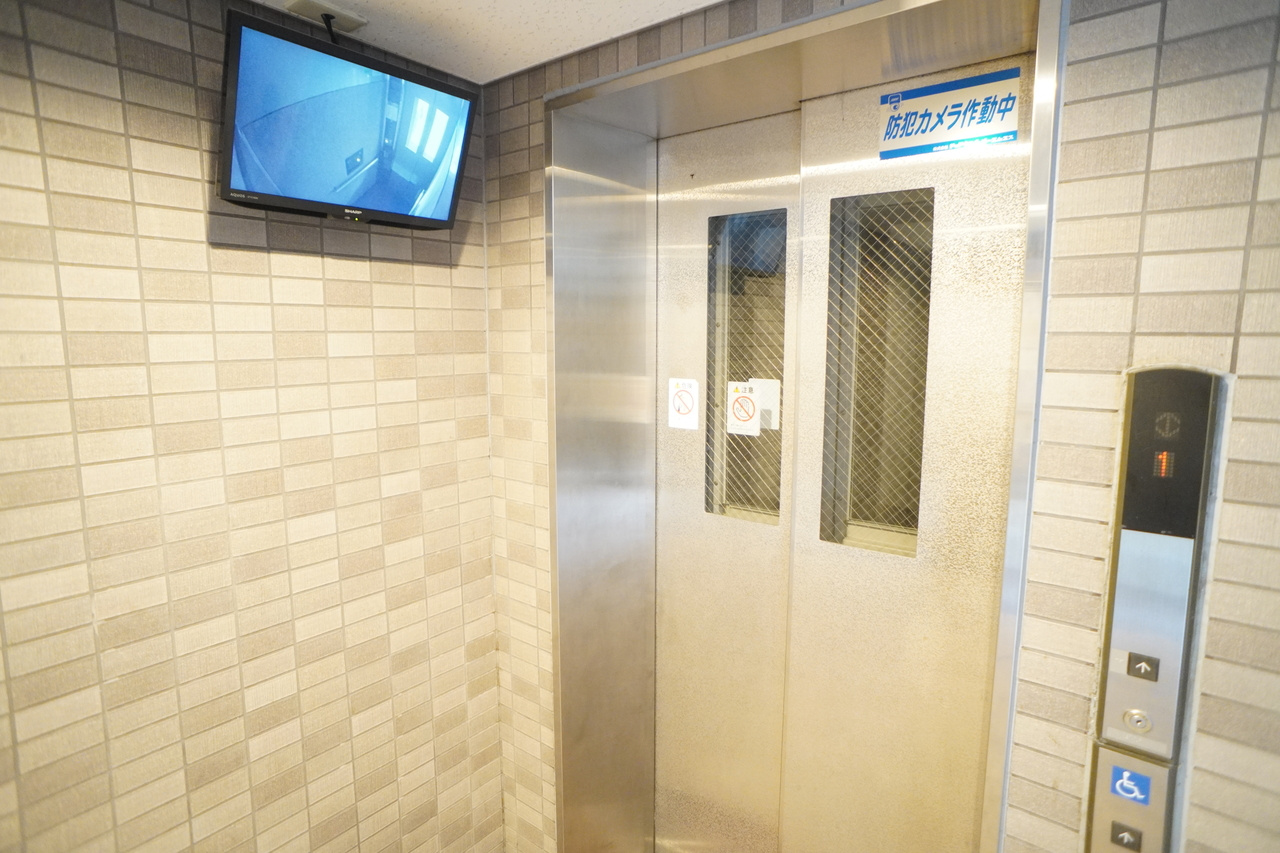 ベルあやめ池のエントランス