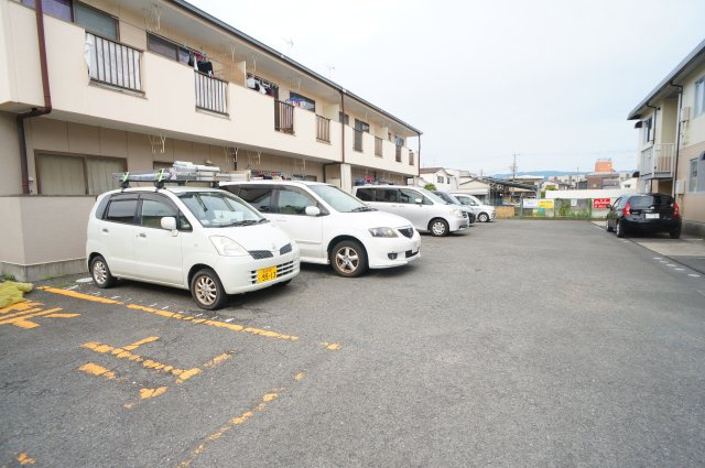 サニーハイツ朝日ヶ丘Ｂの駐車場