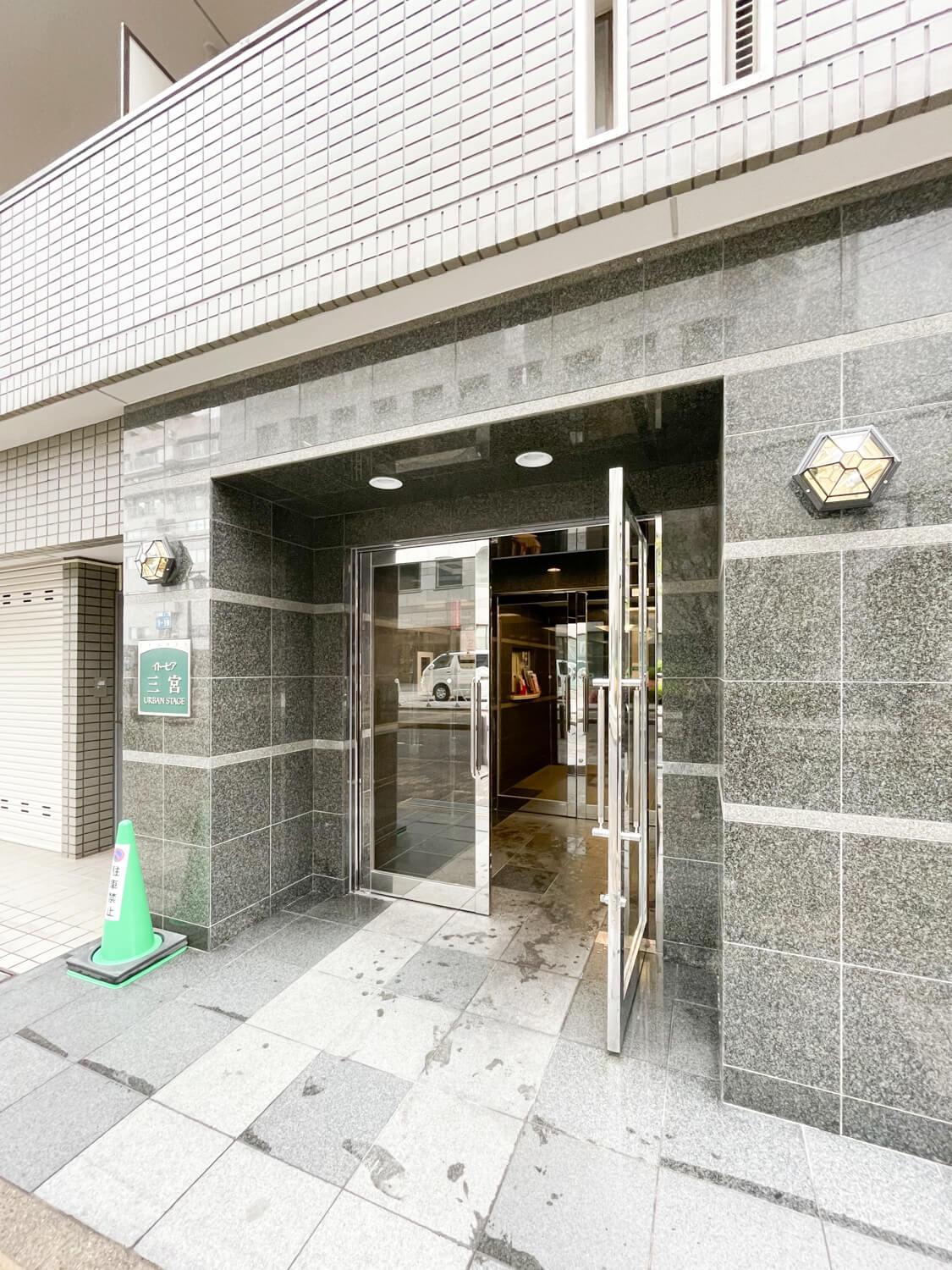 イトーピア三宮アーバンステージのエントランス