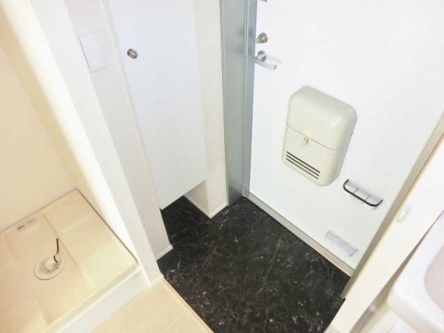 Ｃｏｍｆｏｒｔ浦和の玄関|☆玄関にシューズボックスが付いてます。参考画像です。☆