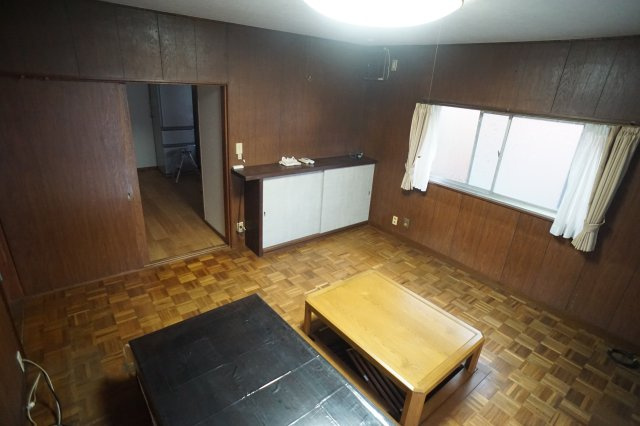 西大寺新町２丁目戸建の居間・リビング