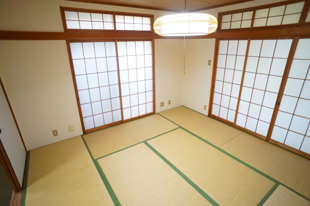西大寺宝ヶ丘戸建の和室